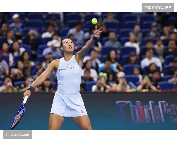 郑钦文复出首战完美胜利直落两盘强势晋级中网32强激动人心主场欢呼声不断