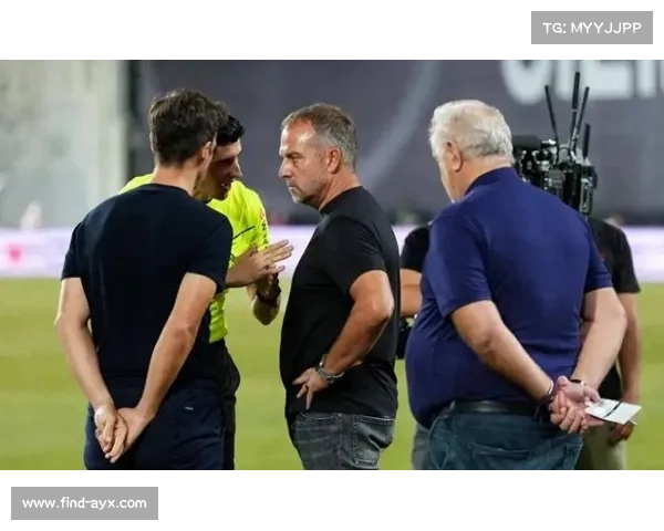 巴萨锋线遭遇重大打击 莱万股二头肌撕裂预计缺阵六周