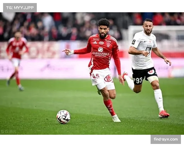 布雷斯特防守注意力分配不均 关键区域保护存在明显疏漏